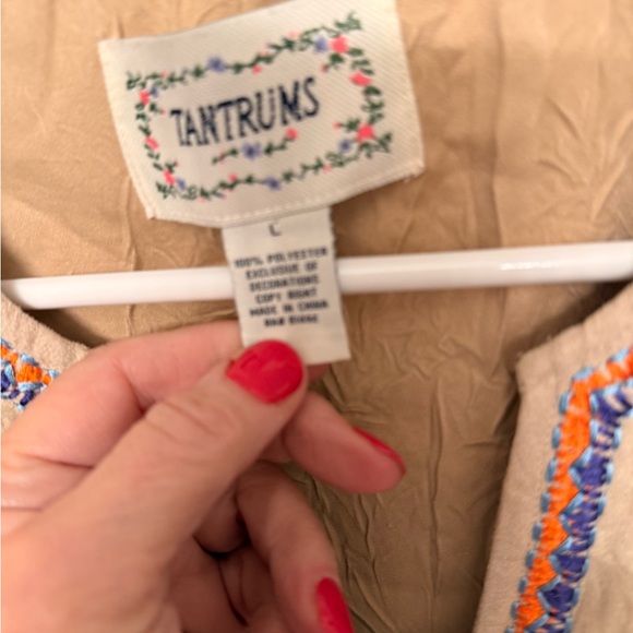 Tantrums Beige top with Floral Embroidery
Boho Vintage Hippie Tunic - Picture 6 of 6